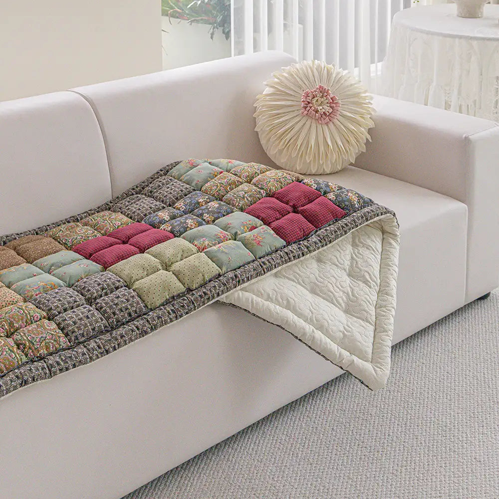 Handmade Vintage Floral Soft Stuffed Pet Mat Non-Slip Sofa Cover