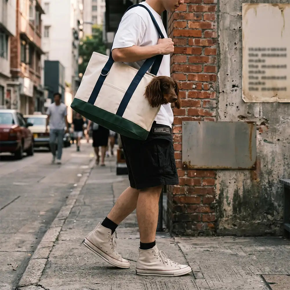 Sporty Stylish Portable Large Capacity Pet Carrier Bag For Travel and Vet