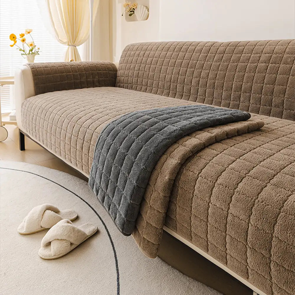 One-Piece Soft Pet-Friendly Short Plush Sofa Protection Non-Slip Couch Cover