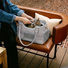 Portable Breathable Faux Leather Pet Carrier Bag Dog Cat Carrier Suitable for Travel and Vet