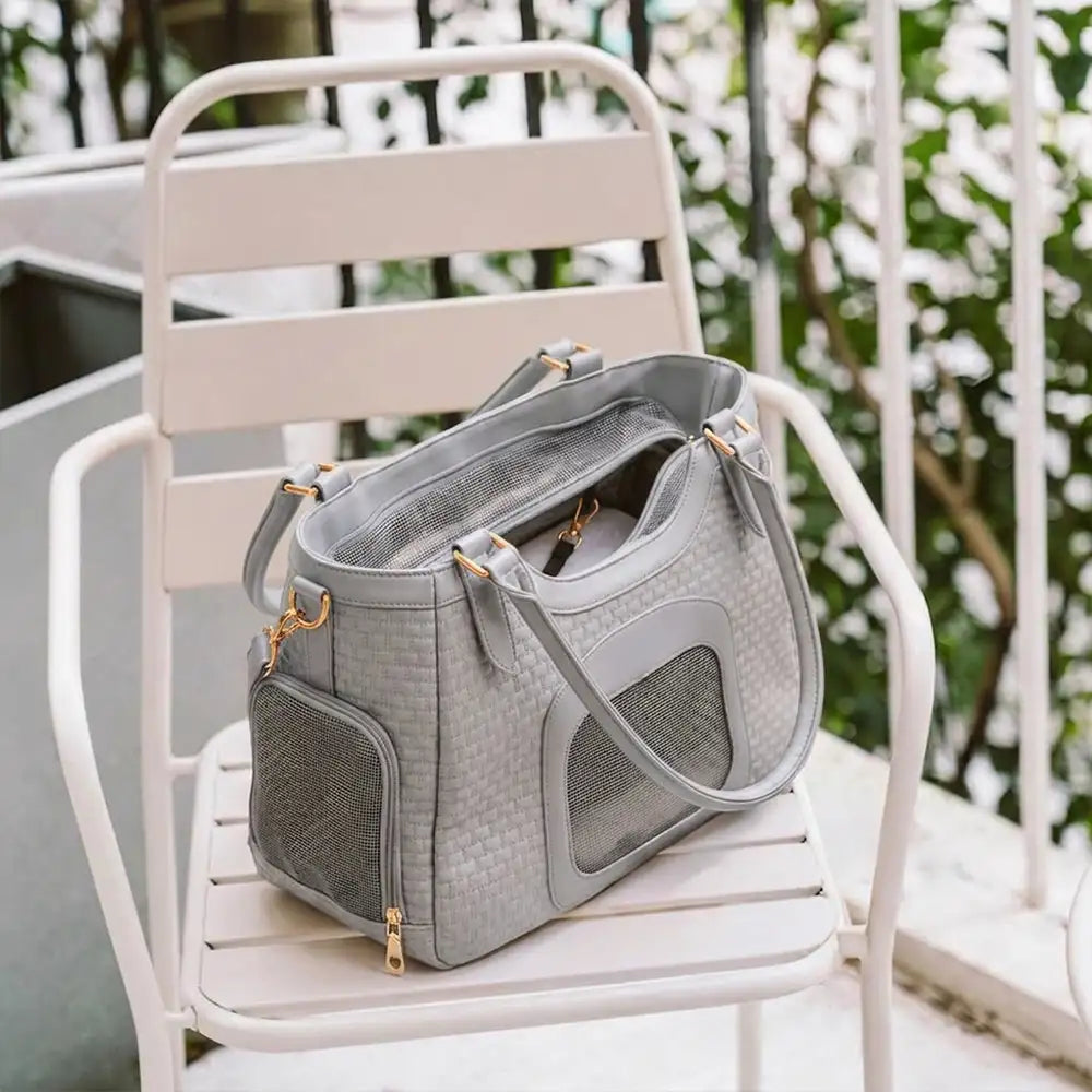 Portable Breathable Faux Leather Pet Carrier Bag Dog Cat Carrier Suitable for Travel and Vet