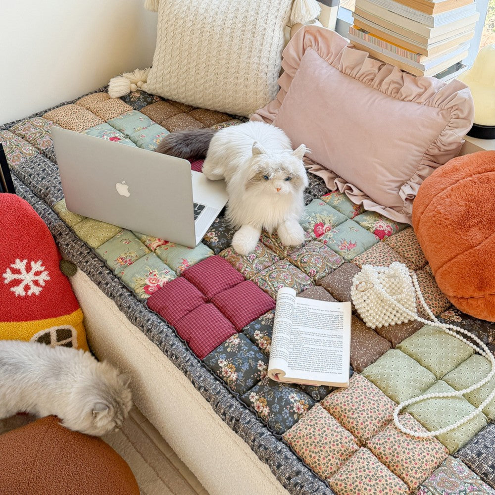 Handmade Vintage Floral Soft Stuffed Pet Mat Non-Slip Sofa Cover
